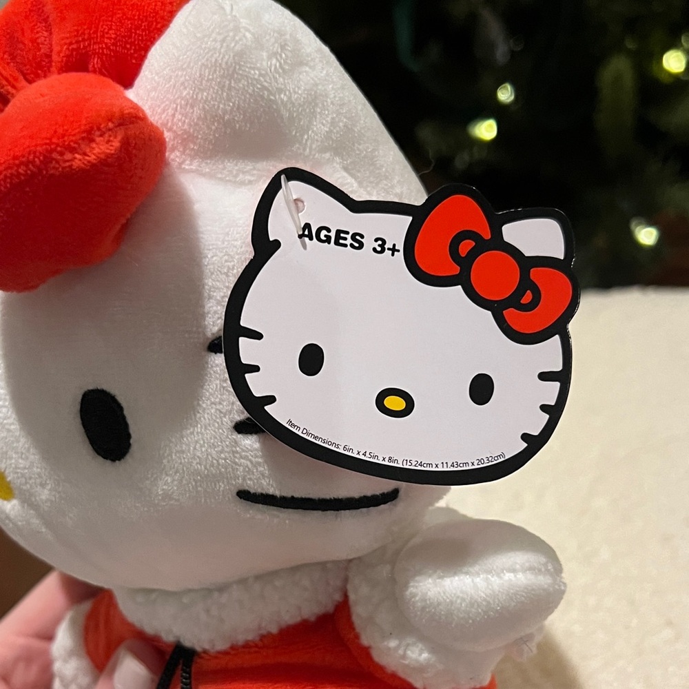 Collectors Hello Kitty CHRISTMAS edition! 🎅🏻 - Picture 2 of 2